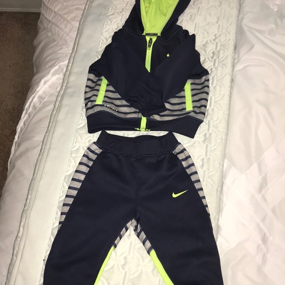 nike sweatsuit dri fit